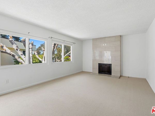 8401 Tuscany Avenue, Unit 4, Los Angeles, CA 90293