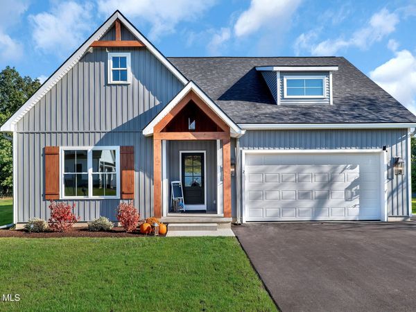53 Nadia Boulevard, Wynantskill, NY 12198
