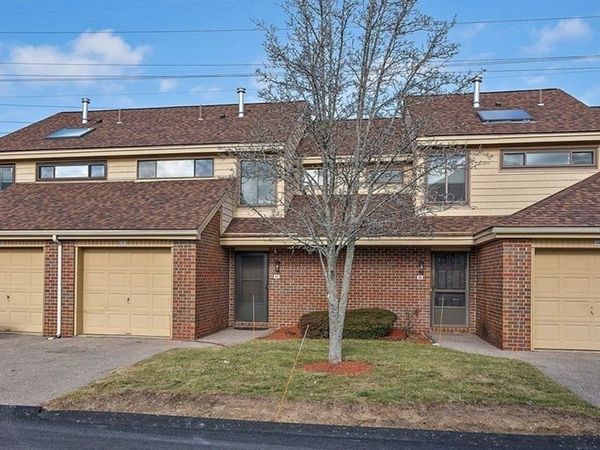 51 Cottonwood Dr, Unit 90-2, Stoughton, MA 02072