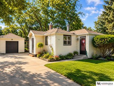 5931 Whitmore Street, Omaha, NE 68152