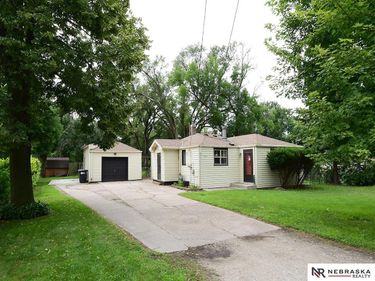 5931 Whitmore Street, Omaha, NE 68152