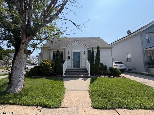 98 Liberty St, Woodbridge, NJ 07095