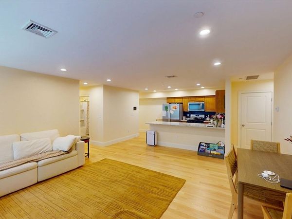 5165 Washington, Unit 7, Boston, MA 02132