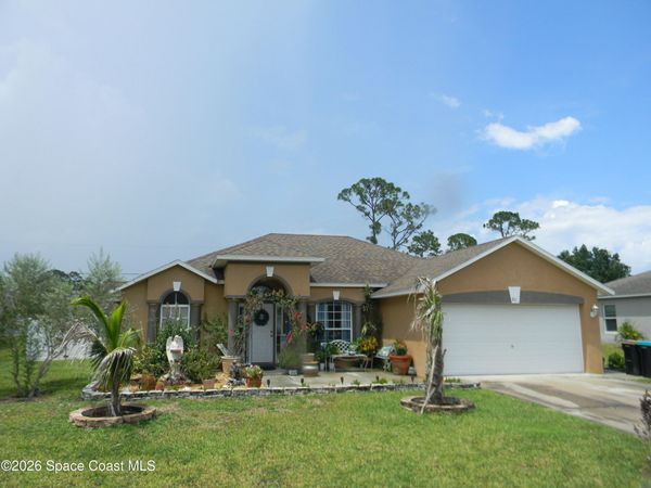 811 Avalon Street SE , Palm Bay, FL 32909