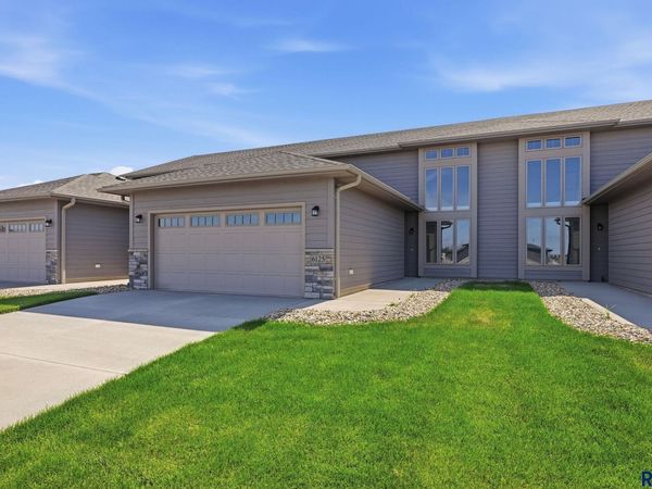 6125 S Bison Pl, Sioux Falls, SD 57108