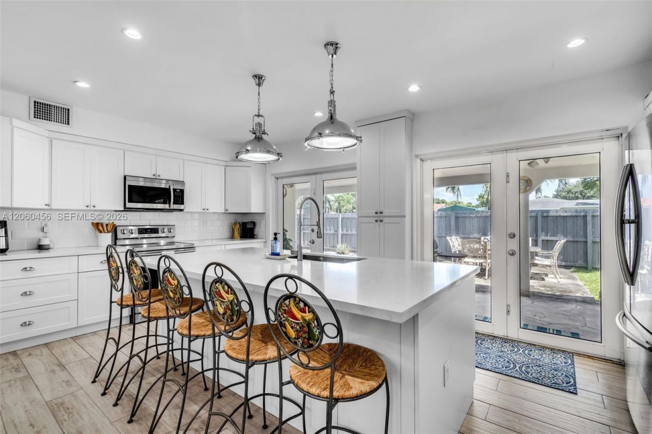 400 Central Blvd, Miami, FL 33144 Photo