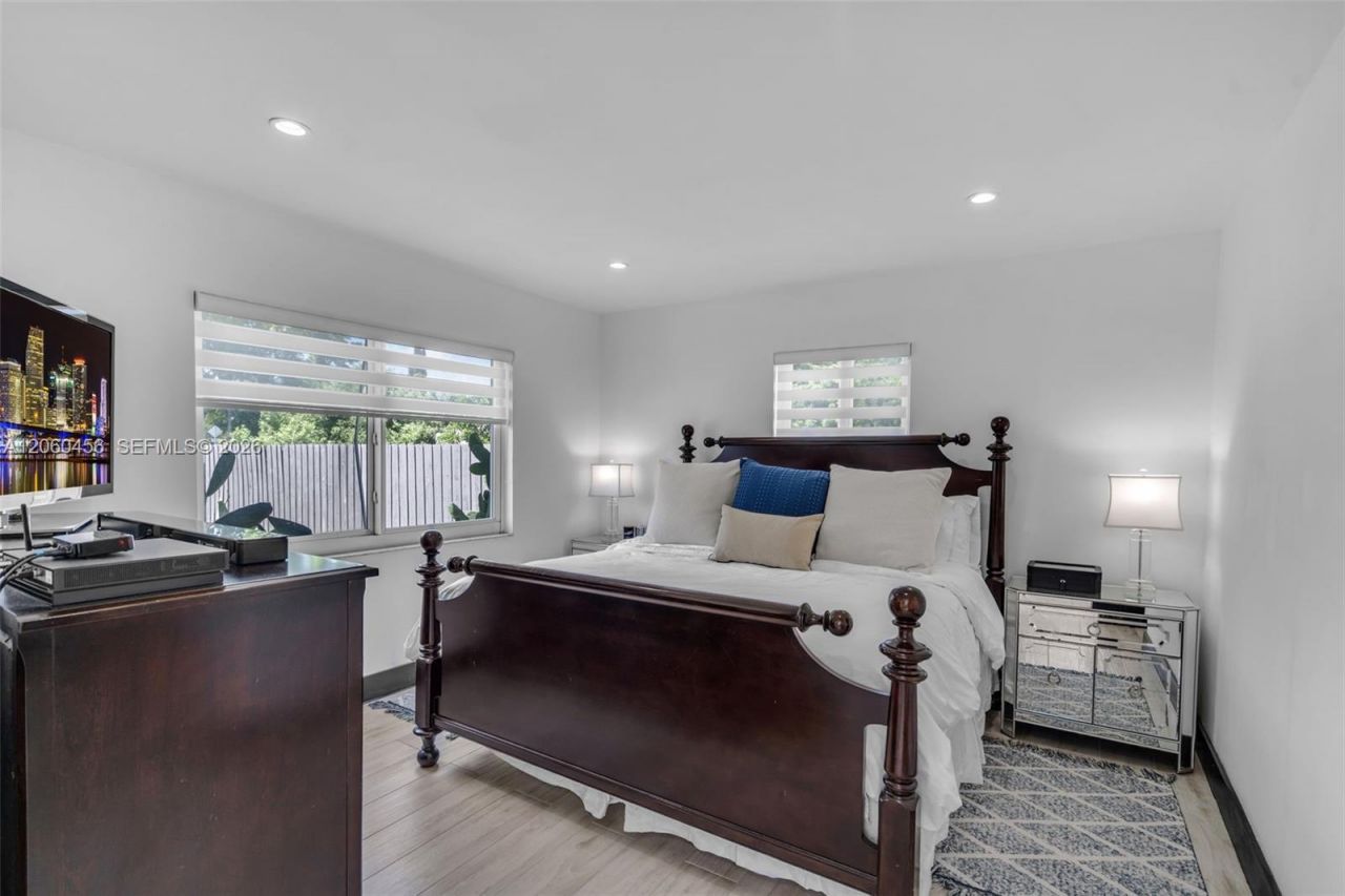 400 Central Blvd, Miami, FL 33144 Photo