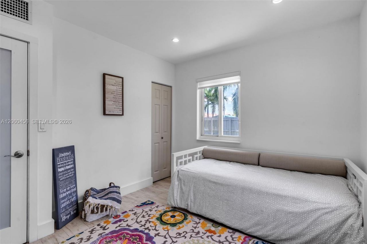 400 Central Blvd, Miami, FL 33144 Photo