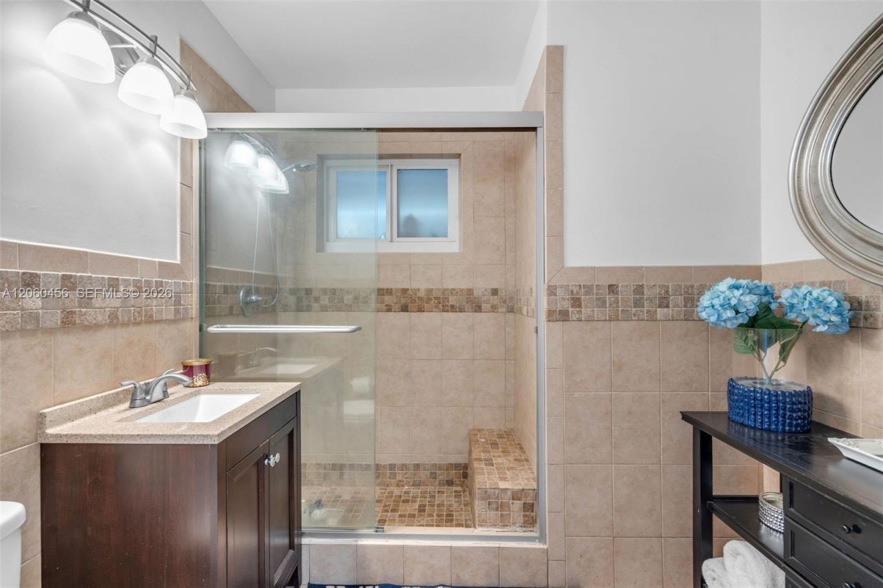 400 Central Blvd, Miami, FL 33144 Photo