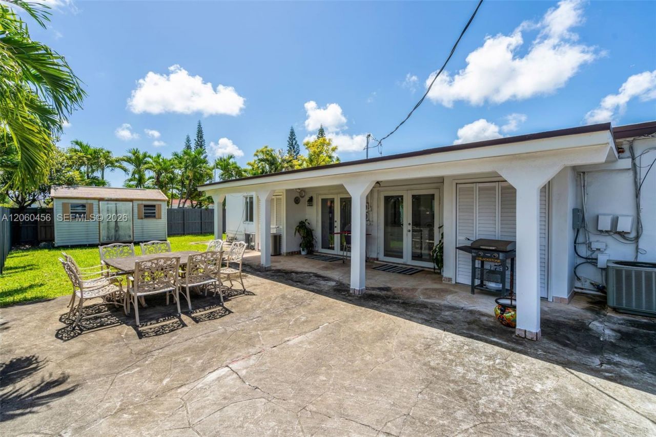 400 Central Blvd, Miami, FL 33144 Photo