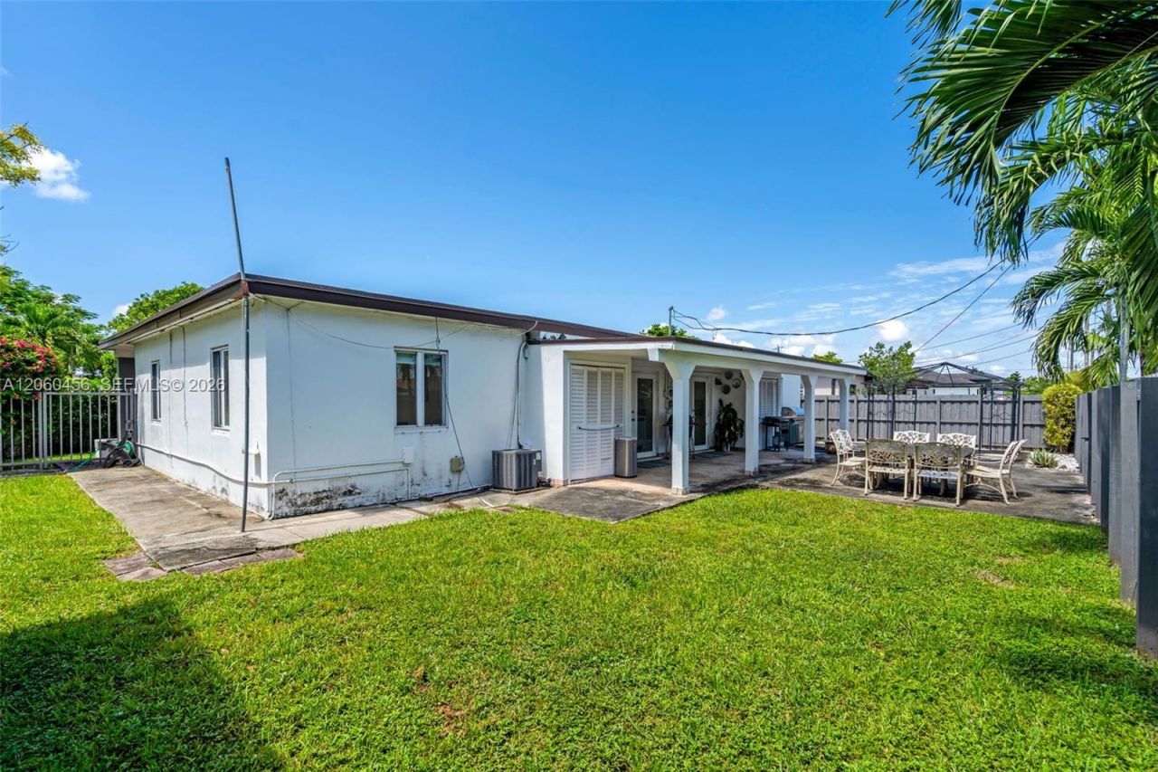 400 Central Blvd, Miami, FL 33144 Photo