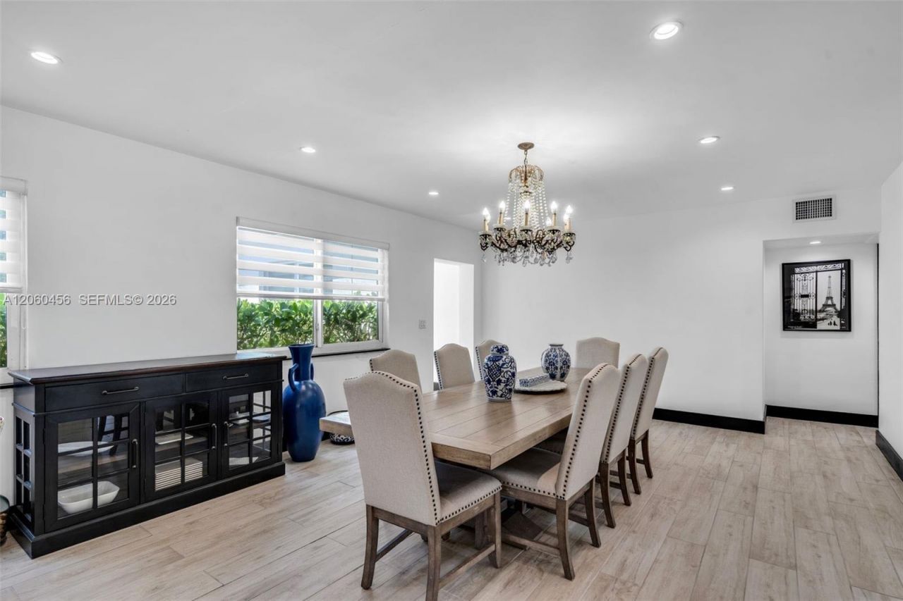400 Central Blvd, Miami, FL 33144 Photo