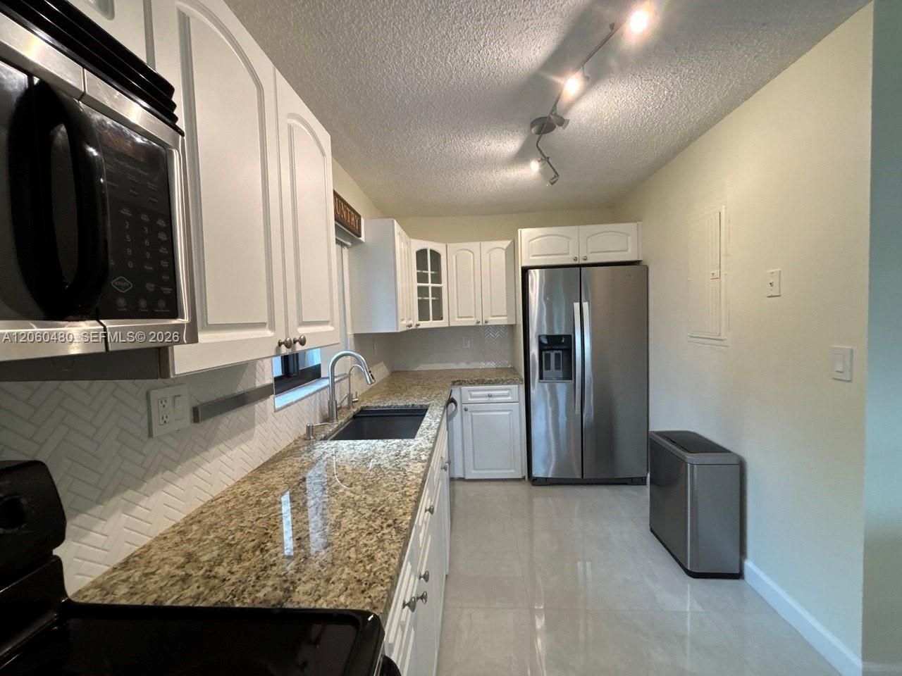6900 NW 169th St, Unit 137G, Hialeah, FL 33015 Photo