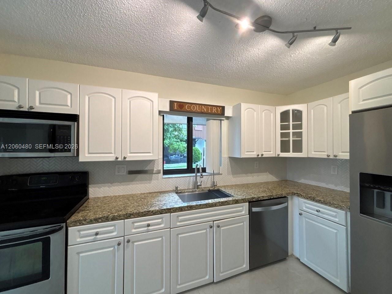 6900 NW 169th St, Unit 137G, Hialeah, FL 33015 Photo