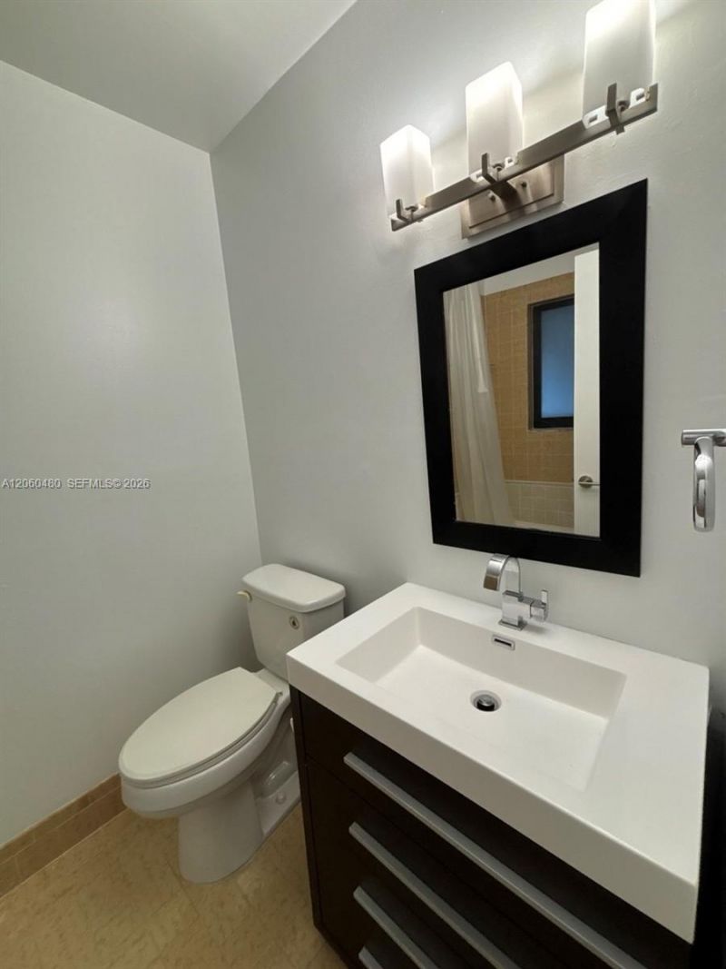 6900 NW 169th St, Unit 137G, Hialeah, FL 33015 Photo