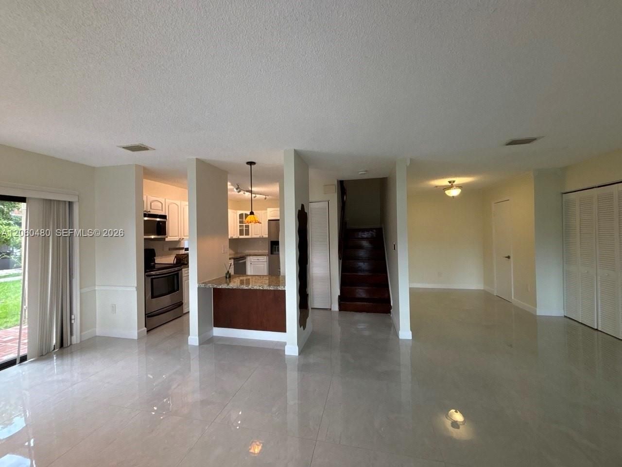 6900 NW 169th St, Unit 137G, Hialeah, FL 33015 Photo