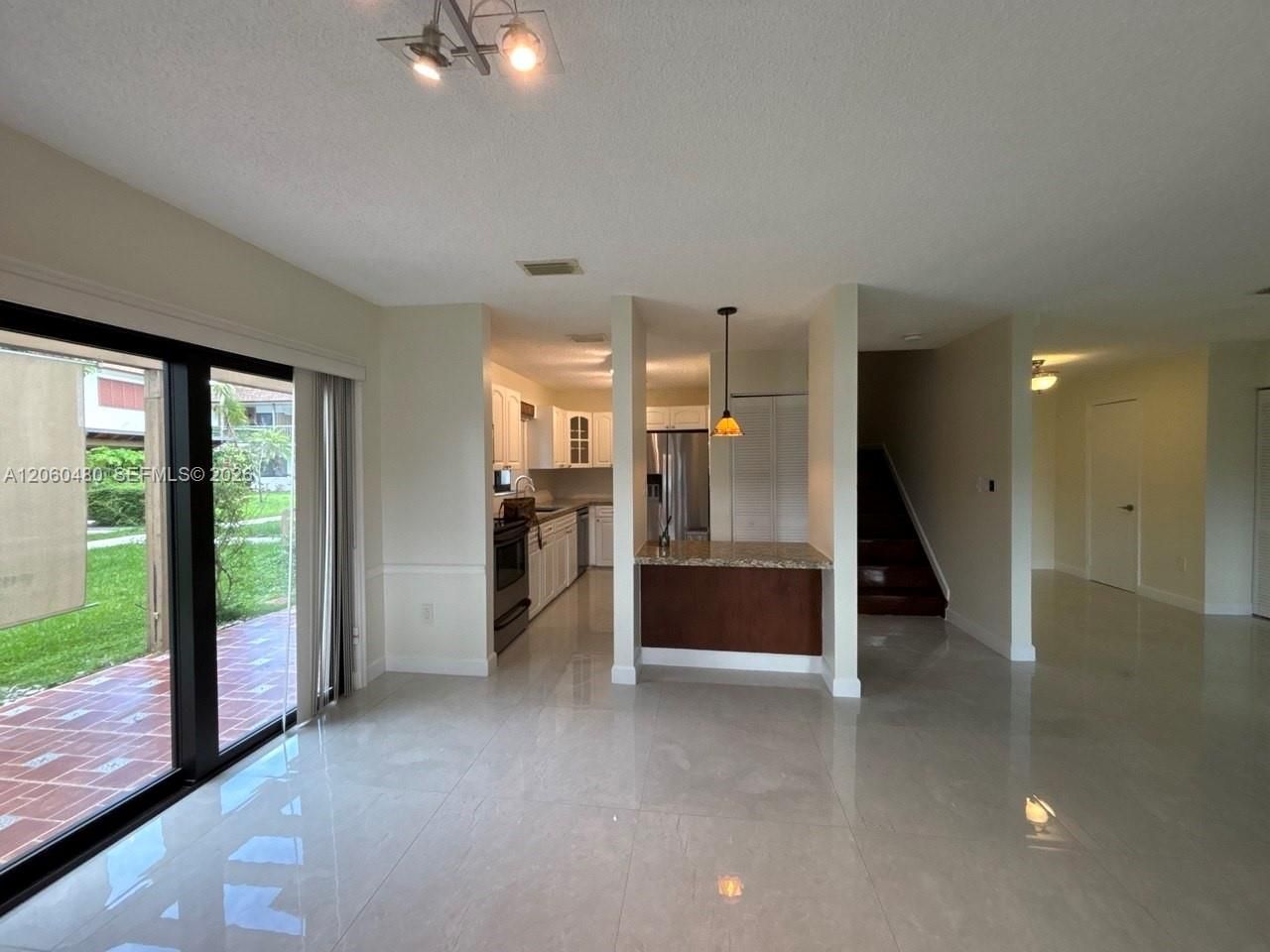6900 NW 169th St, Unit 137G, Hialeah, FL 33015 Photo