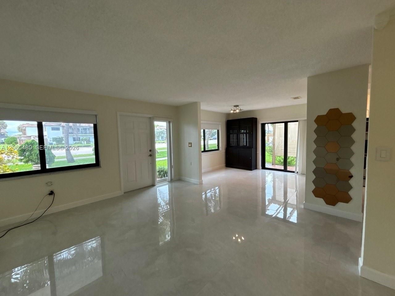 6900 NW 169th St, Unit 137G, Hialeah, FL 33015 Photo
