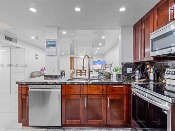 301 NE 14th Ave , Unit 207, Hallandale Beach, FL 33009