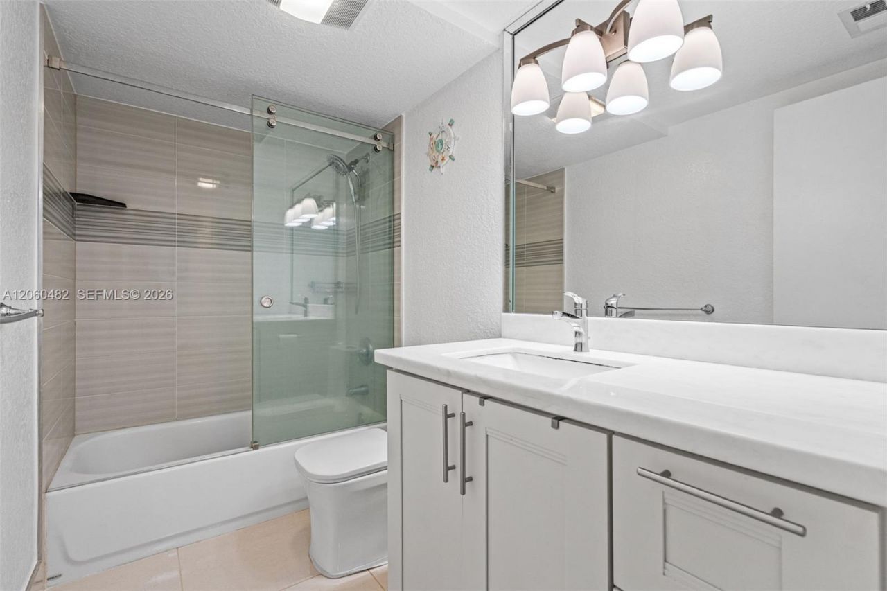 301 NE 14th Ave, Unit 207, Hallandale Beach, FL 33009 Photo