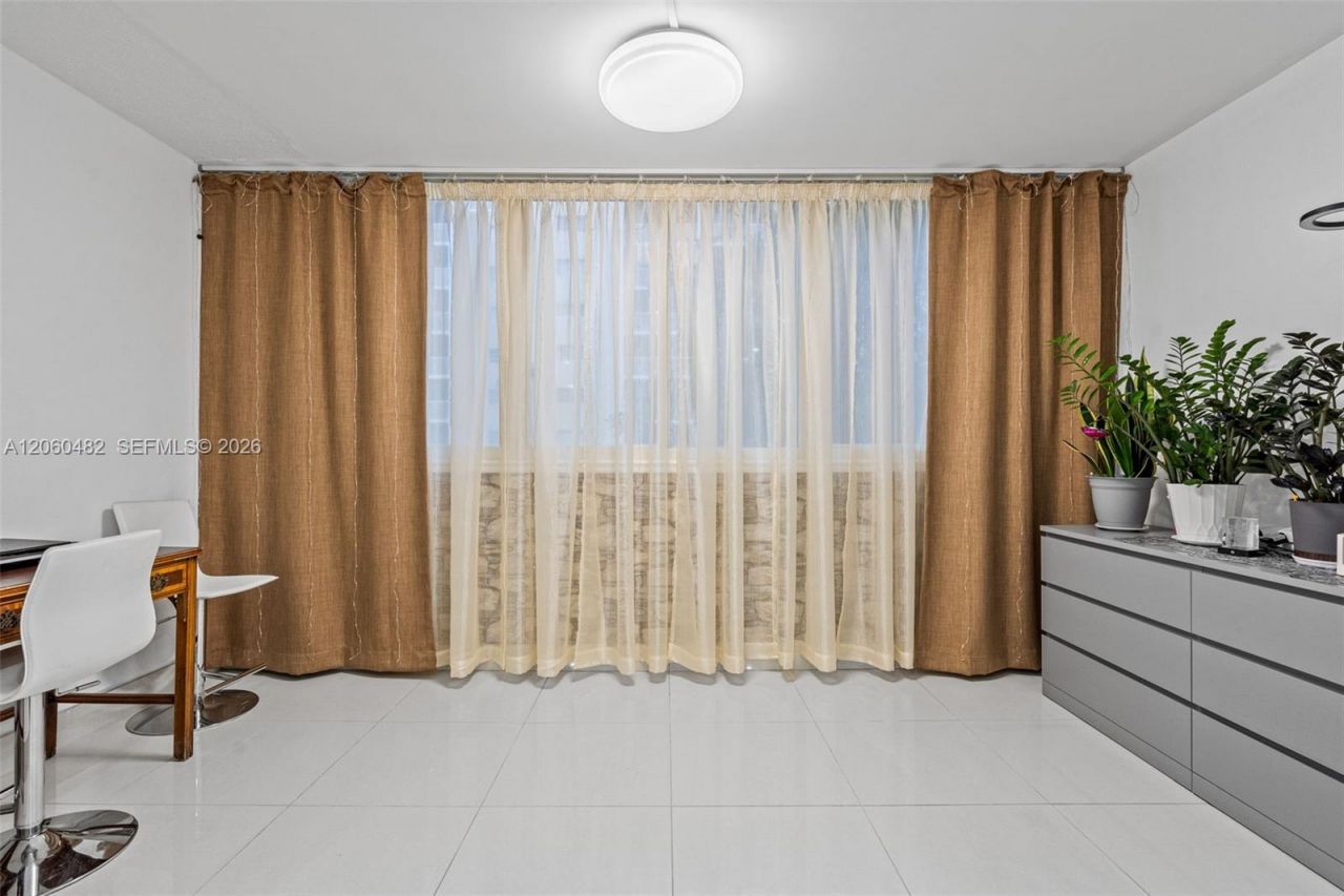 301 NE 14th Ave, Unit 207, Hallandale Beach, FL 33009 Photo
