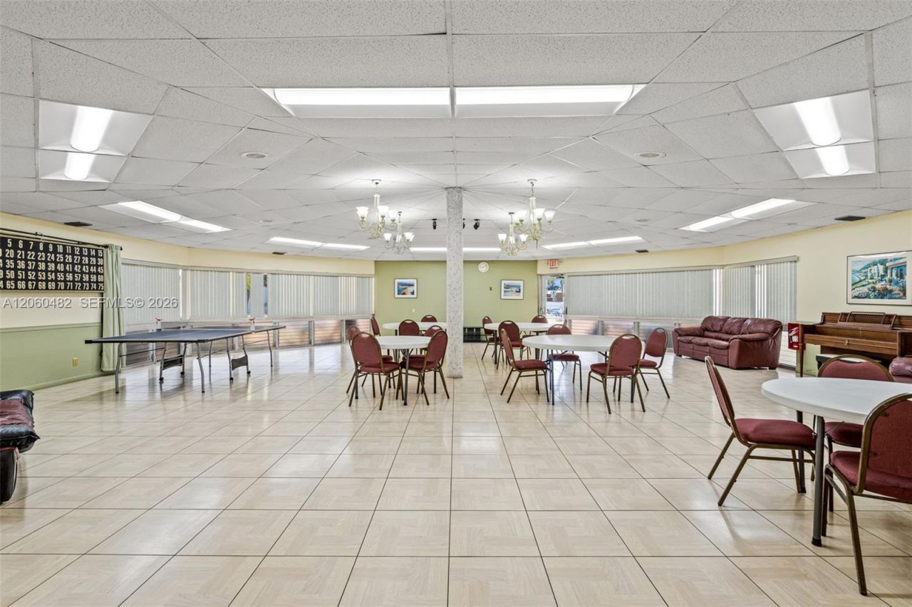 301 NE 14th Ave, Unit 207, Hallandale Beach, FL 33009 Photo