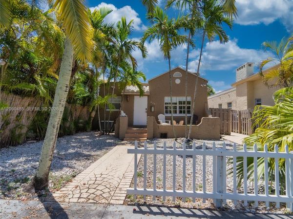 626 NE 4th Ct , Hallandale Beach, FL 33009