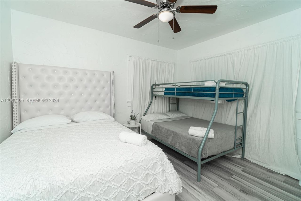 626 NE 4th Ct, Hallandale Beach, FL 33009 Photo