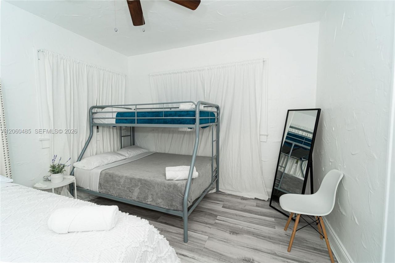 626 NE 4th Ct, Hallandale Beach, FL 33009 Photo
