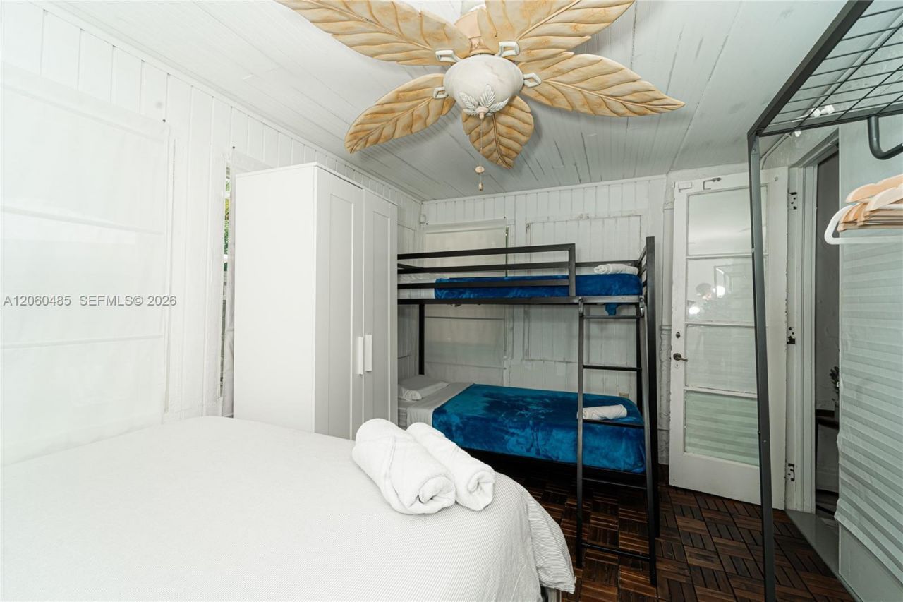 626 NE 4th Ct, Hallandale Beach, FL 33009 Photo