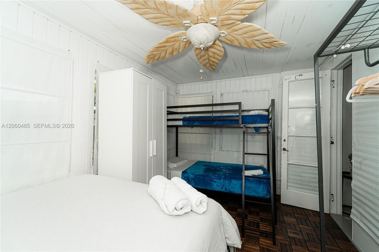 626 NE 4th Ct, Hallandale Beach, FL 33009 Photo