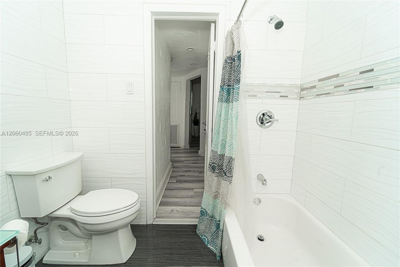 626 NE 4th Ct, Hallandale Beach, FL 33009 Photo