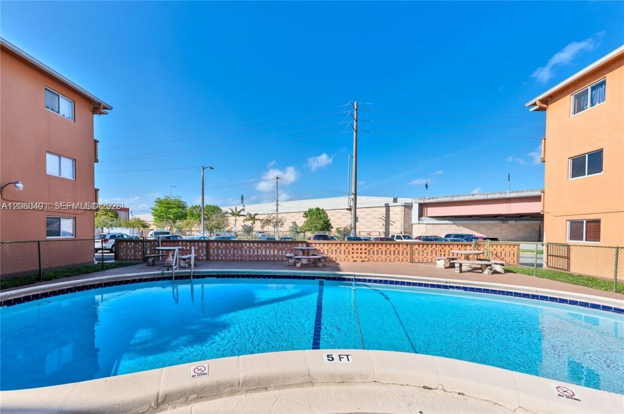 2330 NW 11th St, Unit 47, Miami, FL 33125 Photo