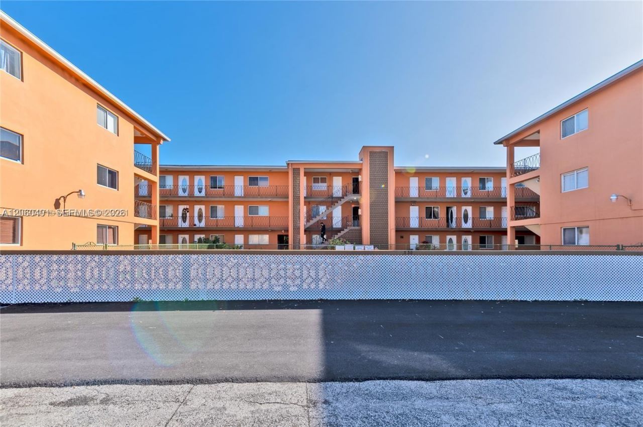 2330 NW 11th St, Unit 47, Miami, FL 33125 Photo