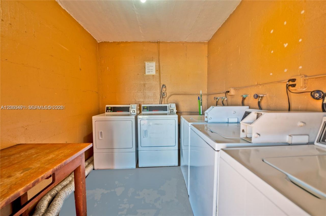 2330 NW 11th St, Unit 47, Miami, FL 33125 Photo