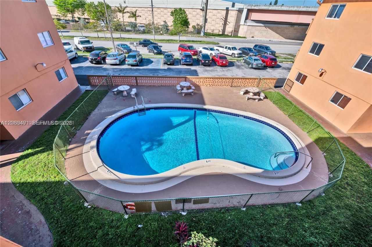 2330 NW 11th St, Unit 47, Miami, FL 33125 Photo