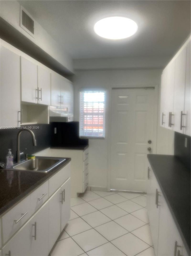 3430 SW 10th St , Unit 3, Miami, FL 33135 Photo