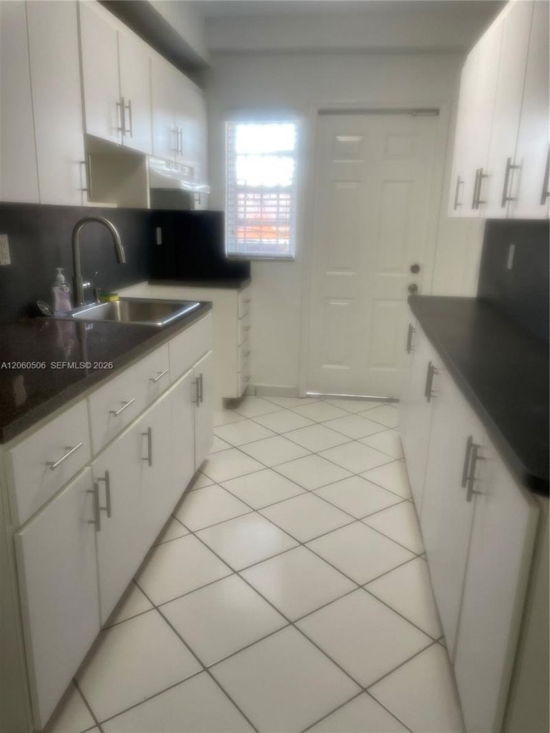 3430 SW 10th St , Unit 3, Miami, FL 33135 Photo