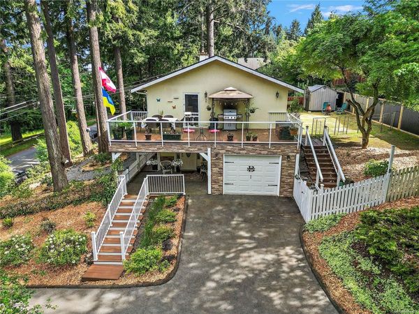 6864 East Saanich Rd, Central Saanich, BC V8Z 5Y9