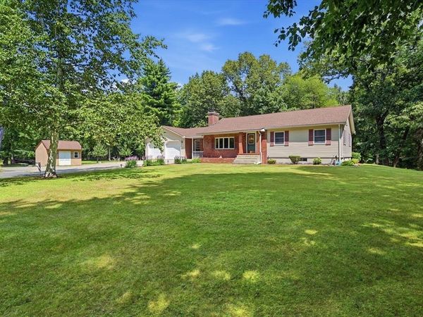 414 Mountain Rd, Holyoke, MA 01040