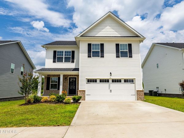 156 E Elderberry St, Oak Ridge, TN 37830