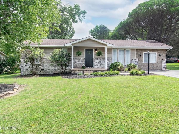 3200 Cross Valley Rd, Knoxville, TN 37917