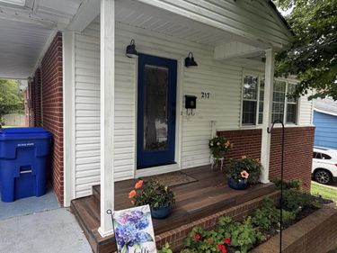 217 W Hicks St, Clinton, TN 37716