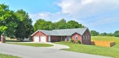 276 Hardin Drive, Lenoir City, TN 37772 Main Photo