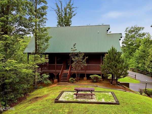 1742 Elk Springs Way, Gatlinburg, TN 37738
