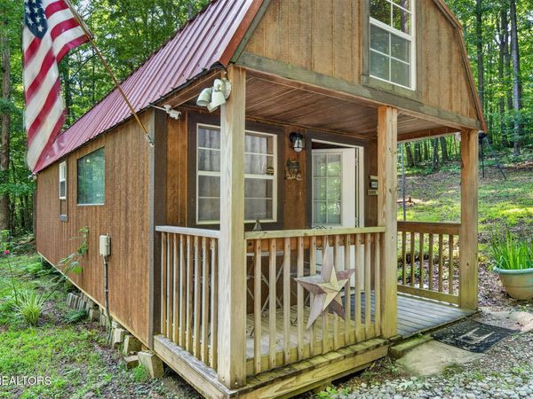 4207 Chapel Hill Rd, Crawford, TN 38554