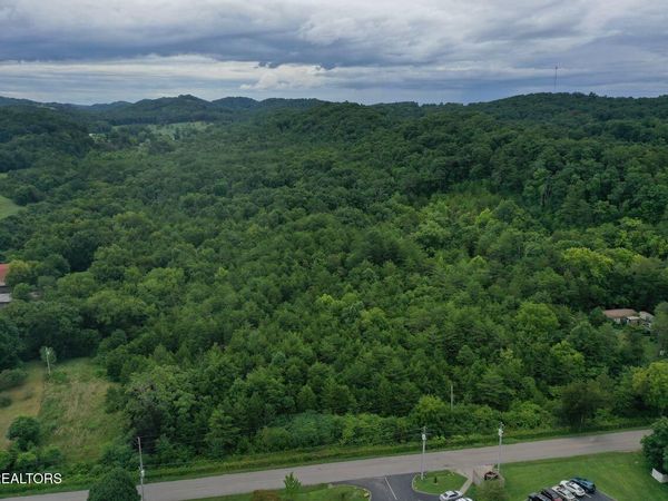 220 Milldale Rd, Dandridge, TN 37725