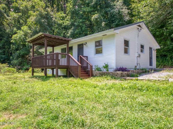 150 Dewey Davis Rd, Walland, TN 37886