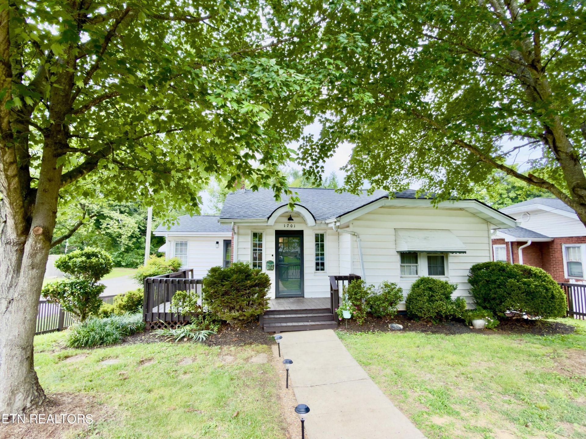 1701 Branson Ave, Knoxville, TN 37917 Main Photo