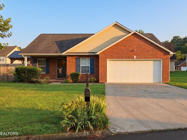 711 Drakewood Rd, Knoxville, TN 37924